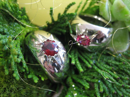 Trauringe - Platin mit rotem Spinell